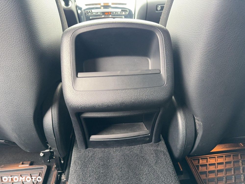 Mercedes-Benz Klasa C 180 9G-TRONIC - 19