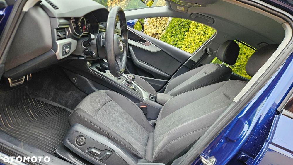 Audi A4 Limousine - 16