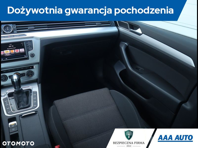 Volkswagen Passat - 9