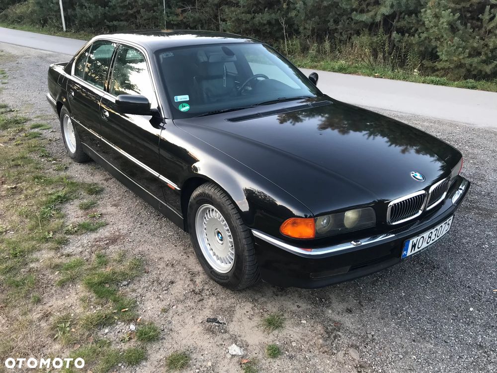 BMW Seria 7 750i - 5