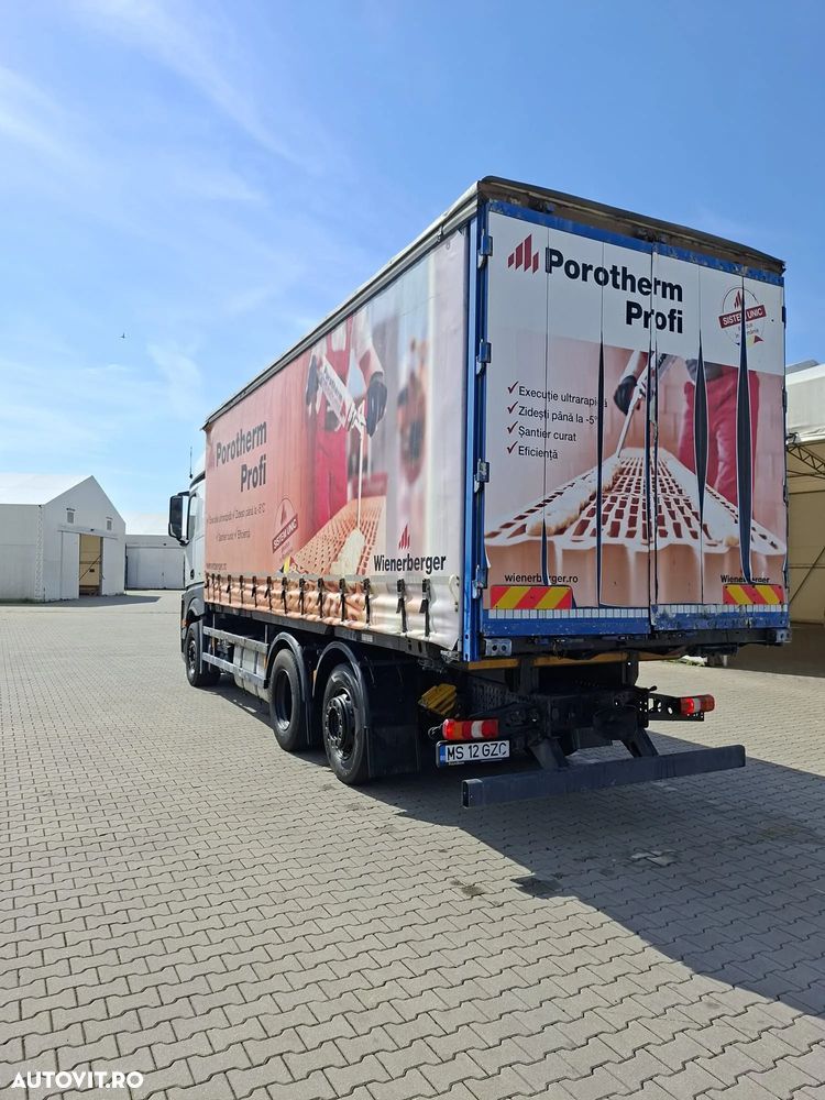 Mercedes-Benz Actros - 3