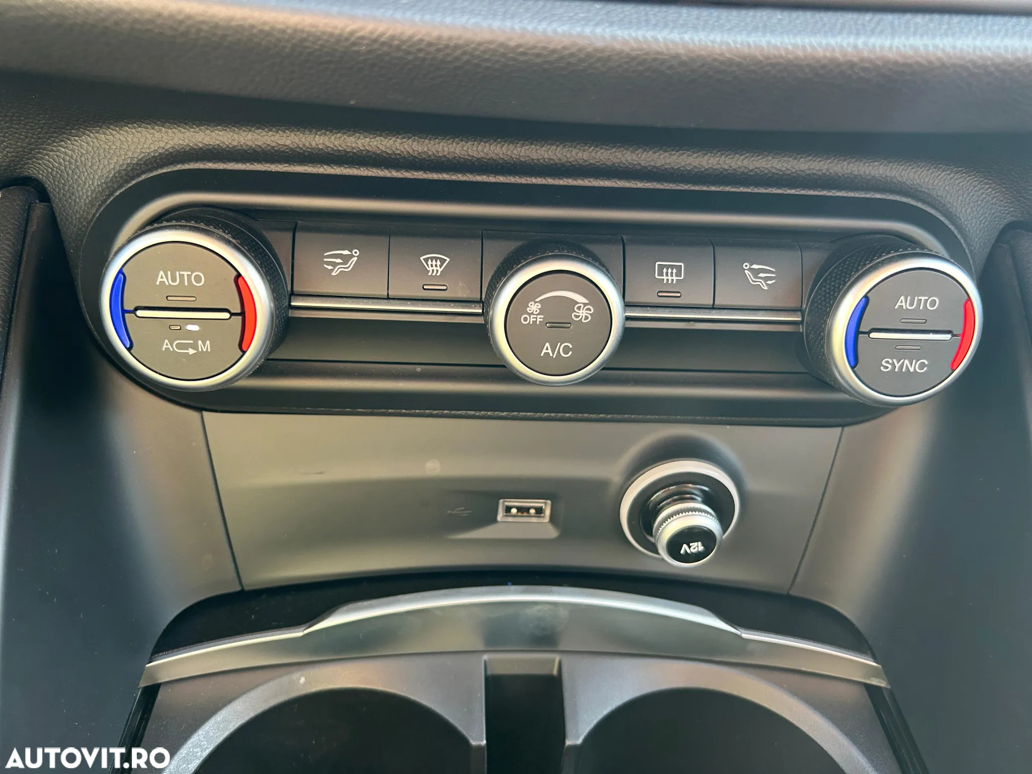 Alfa Romeo Stelvio - 16