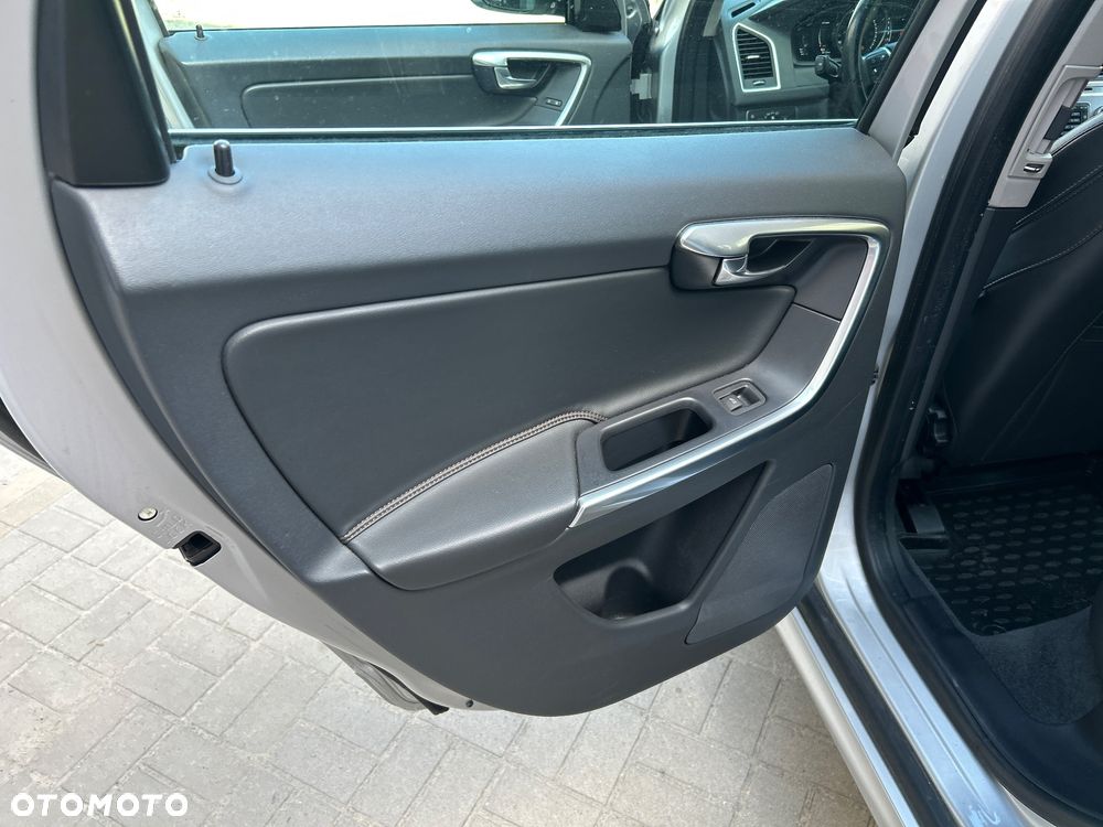 Volvo XC 60 D3 Drive-E Momentum - 35