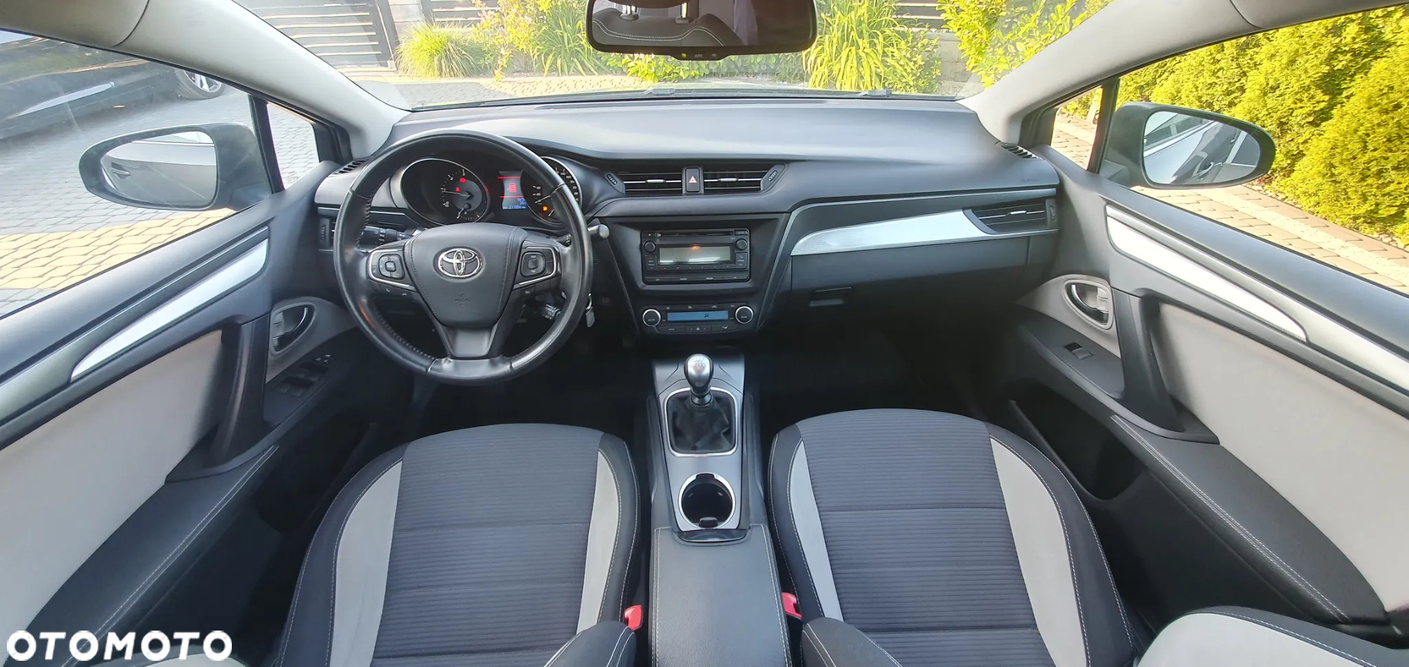 Toyota Avensis 2.0 D-4D Premium - 5