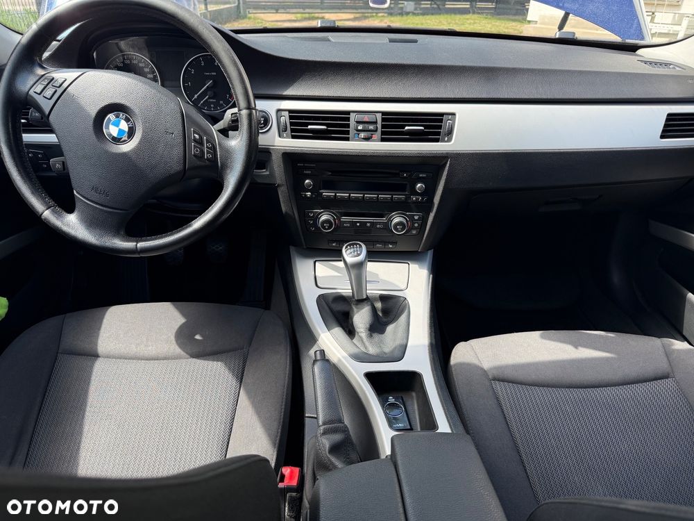 BMW Seria 3 318i Edition Exclusive - 5