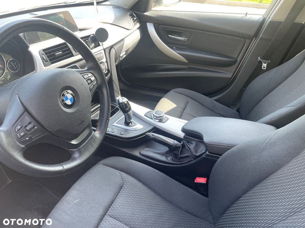 BMW Seria 3 320d Edition Luxury Line Purity - 16