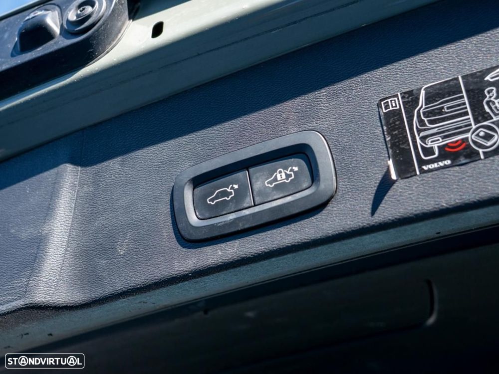 Volvo XC 40 Recharge 78 kWh Twin Motor Core - 16
