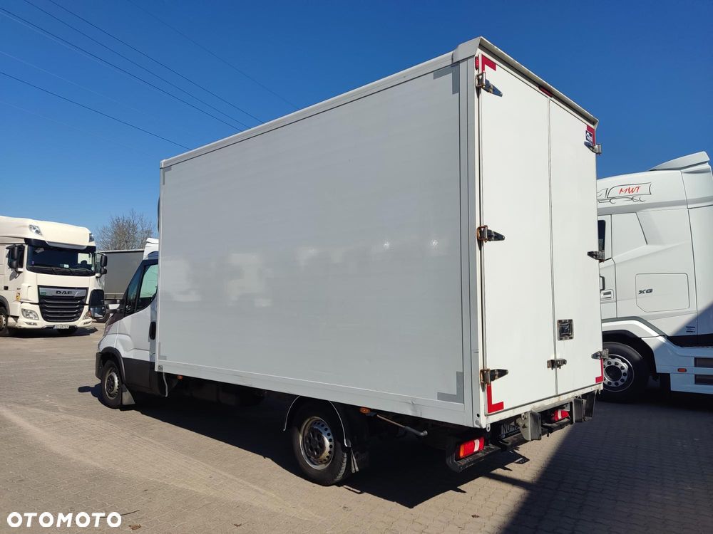 Iveco Daily 35s14 kontener meblowy - 3