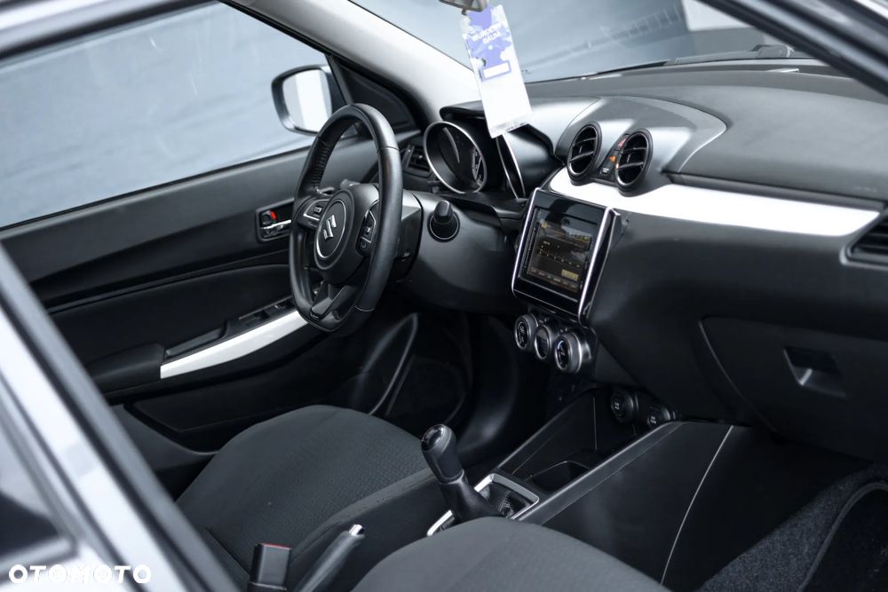 Suzuki Swift 1.2 SHVS Premium Plus - 9