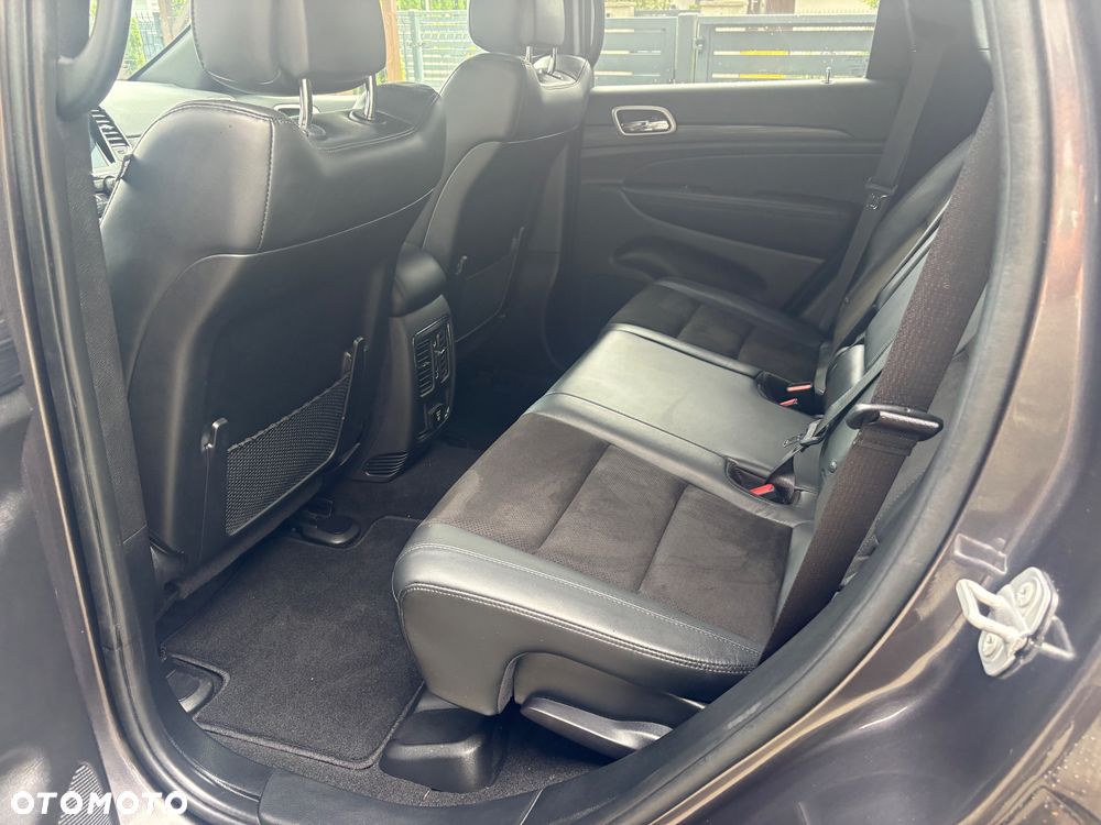 Jeep Grand Cherokee - 21