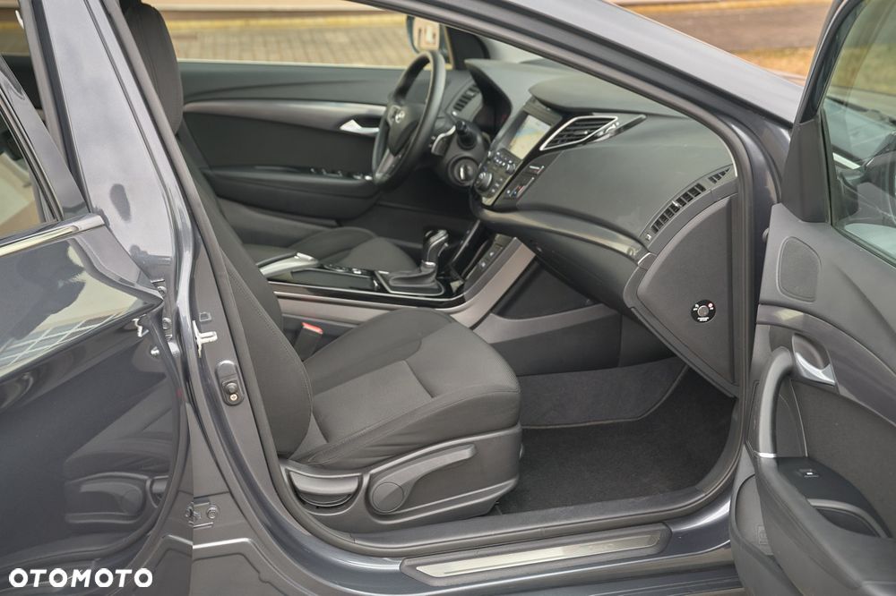 Hyundai i40 Kombi 1.7 CRDi DCT Premium - 24