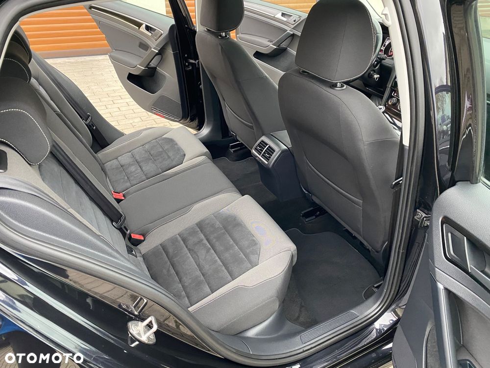 Volkswagen Golf 1.6 TDI DPF Highline - 8