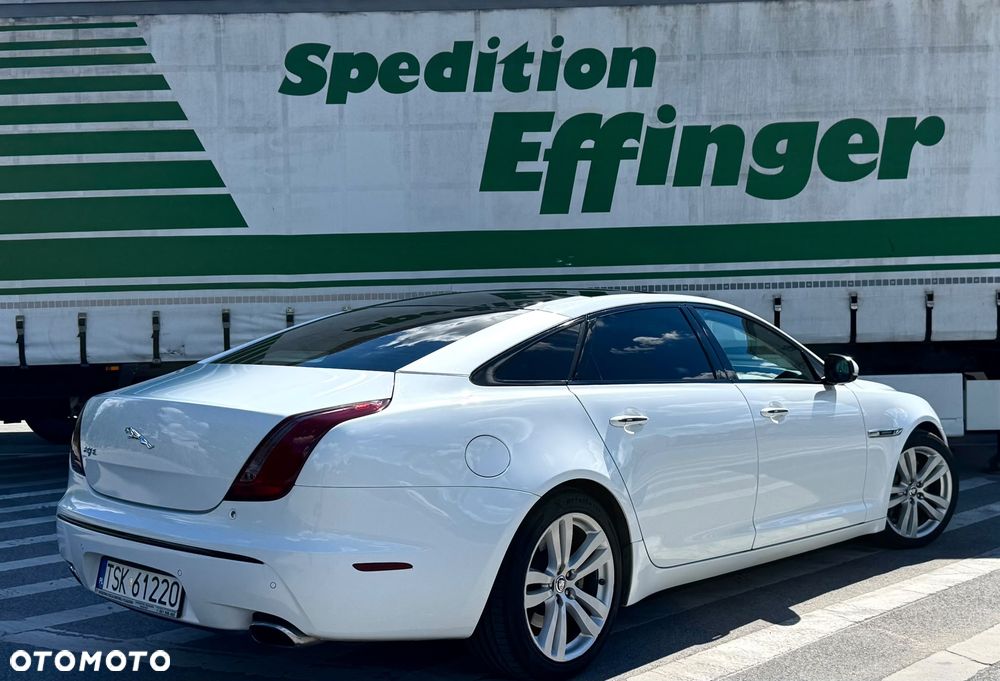 Jaguar XJ 5.0 V8 LWB Portfolio - 3