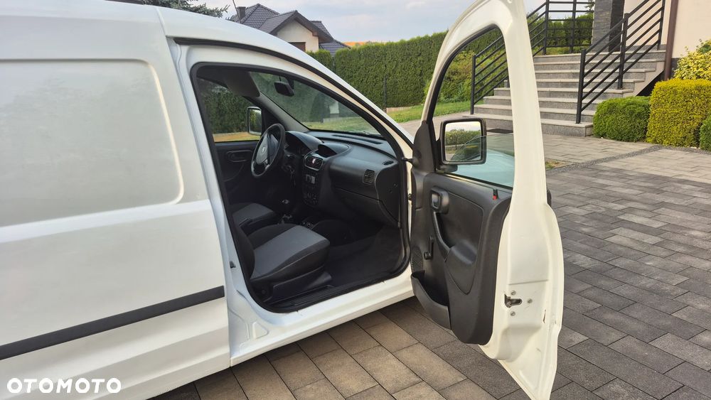 Opel Combo Tour Cosmo - 10