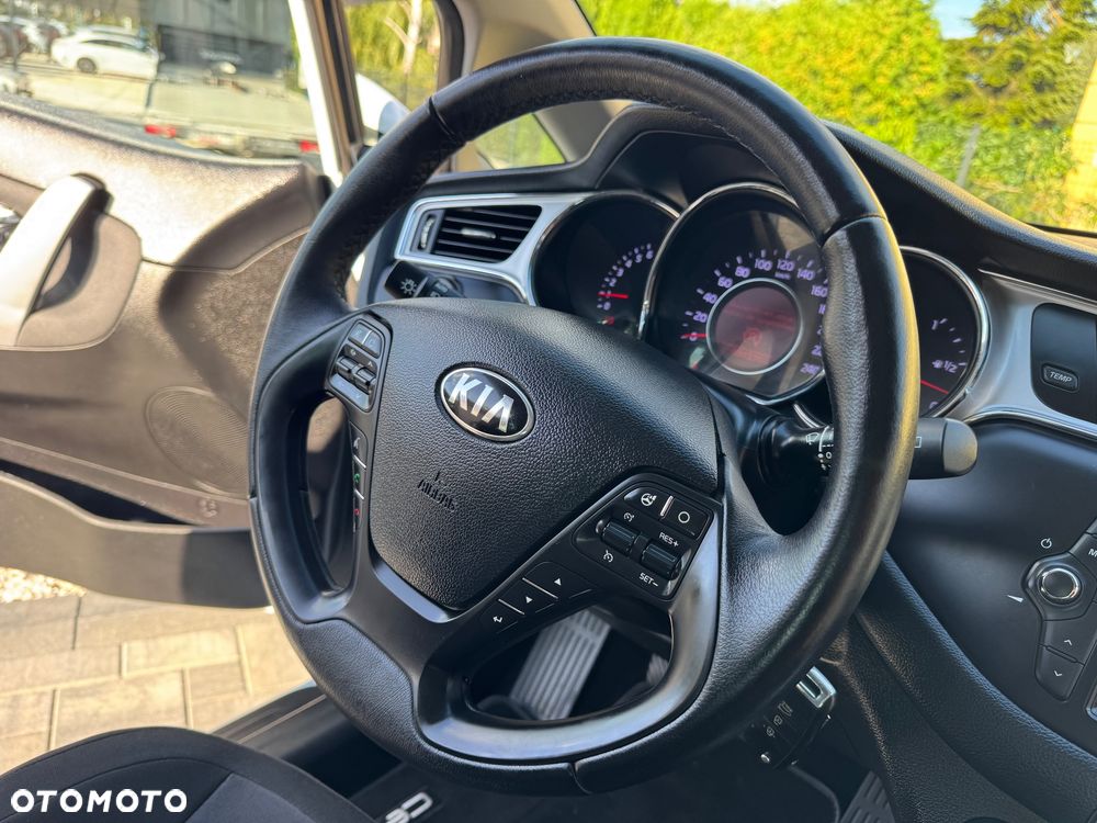 Kia Ceed 1.4 CVVT ISG Dream Team Edition - 34