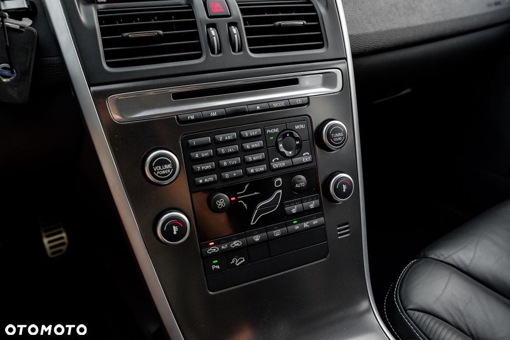 Volvo XC 60 D3 AWD R Design - 36