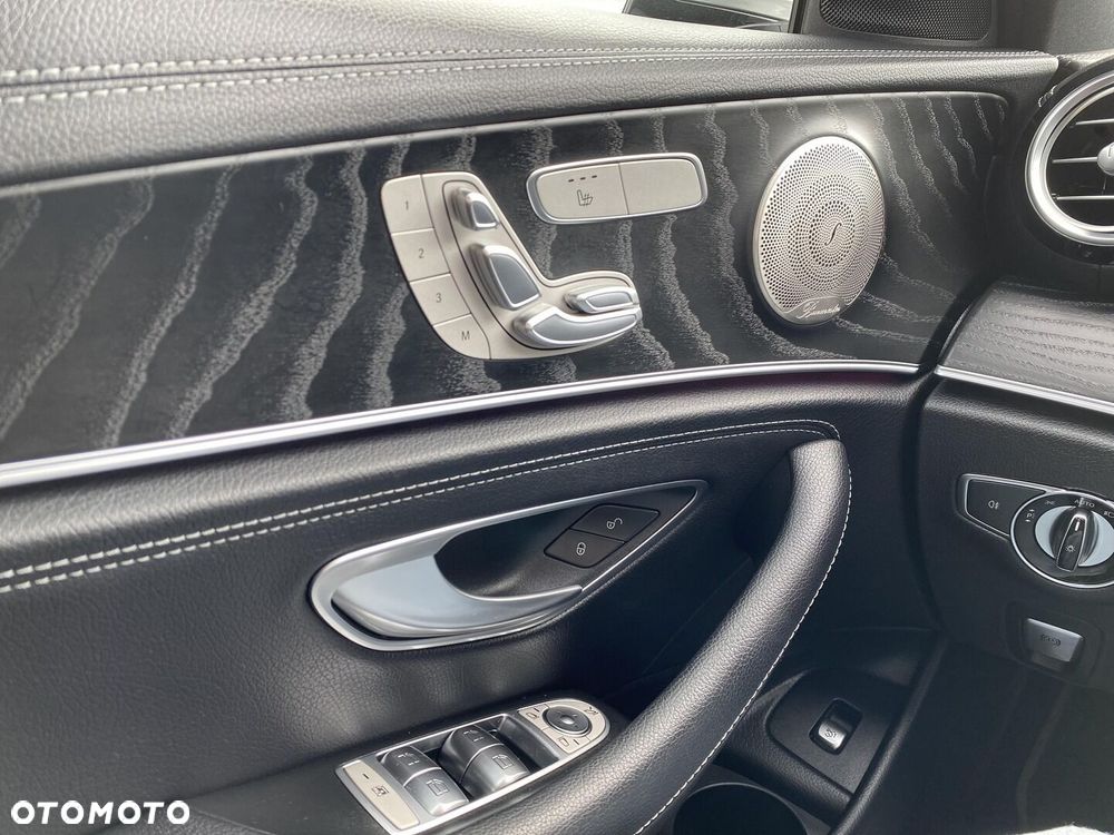 Mercedes-Benz Klasa E - 27