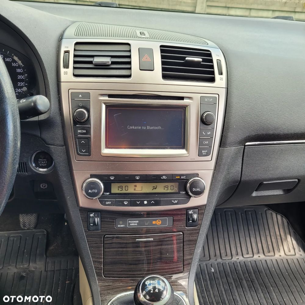 Toyota Avensis 1.8 Style - 18