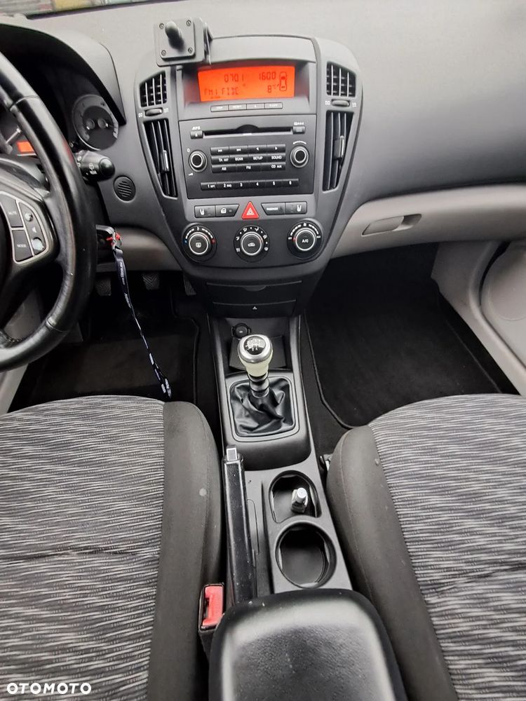 Kia Ceed 1.4 CVVT LX - 23