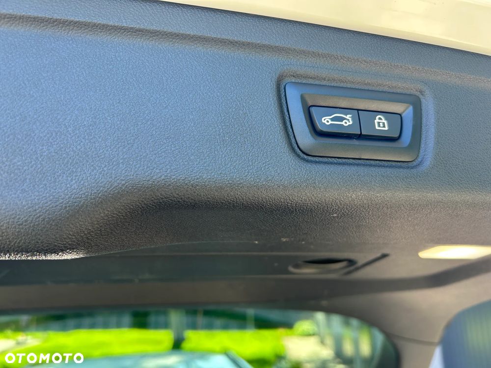 BMW Seria 3 320d M Sport Shadow - 21