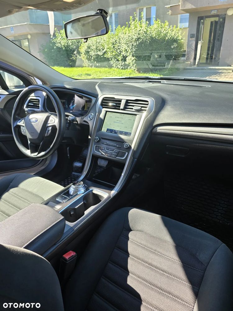 Ford Fusion - 13