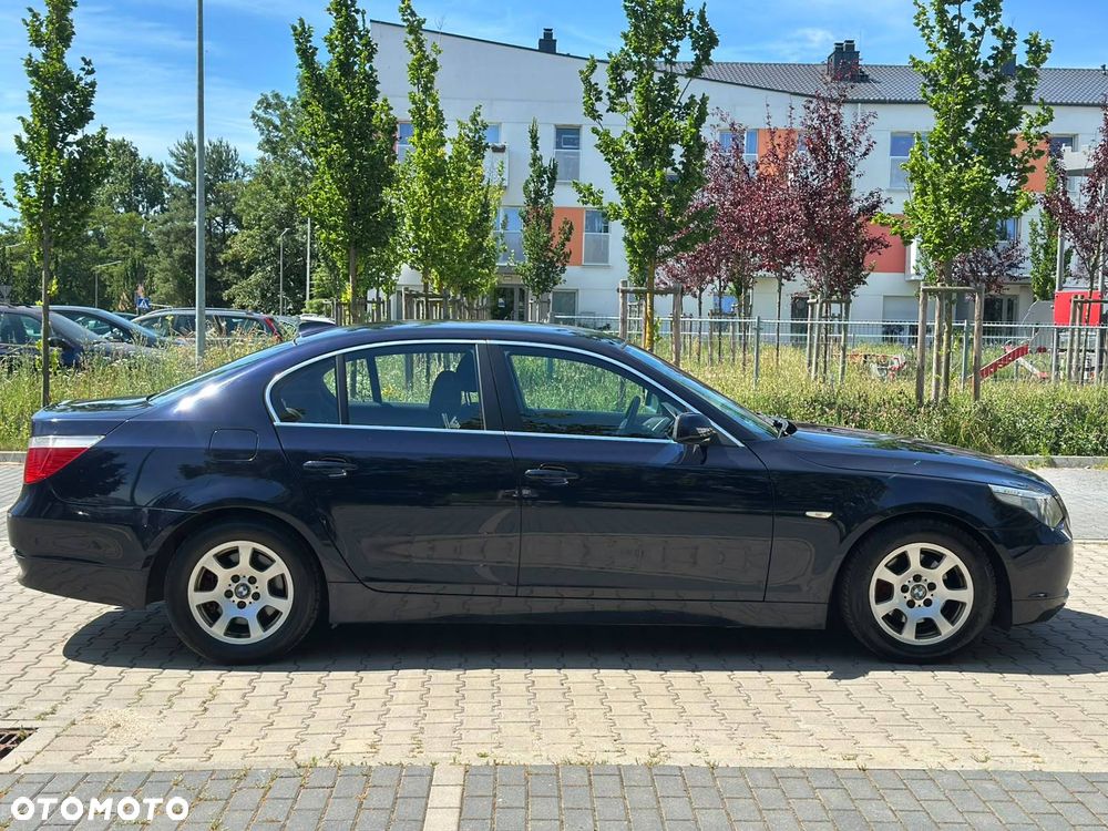 BMW Seria 5 523i - 7