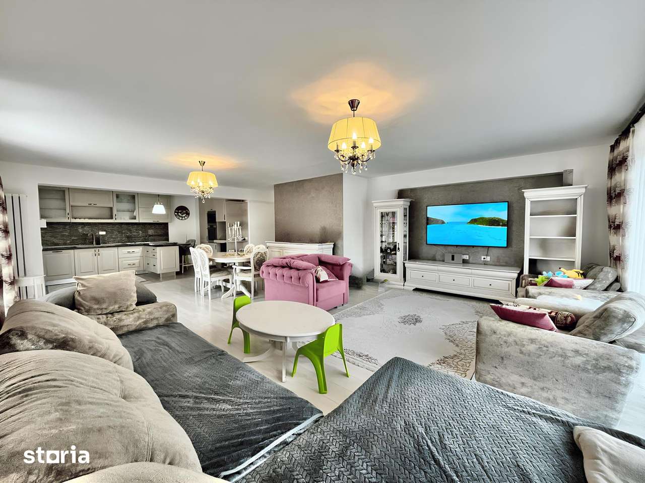 Apartament cu 4 camere de vânzare în cartierul Noua Brașov — fotografia 1