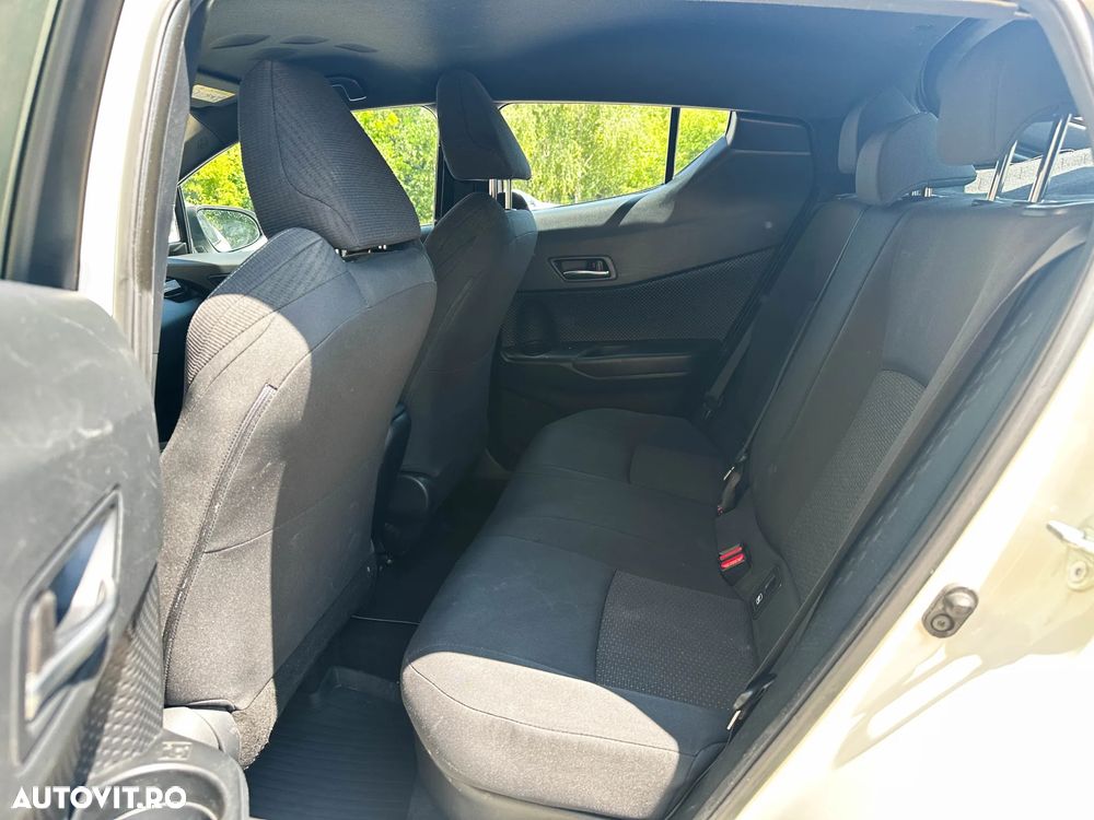 Toyota C-HR 1.8 HSD 4x2 CVT C-ult - 12