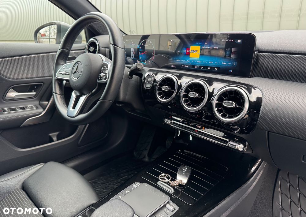 Mercedes-Benz Klasa A 180 Progressive 7G-DCT - 22