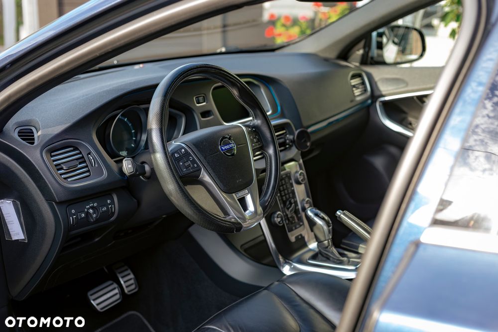 Volvo V40 D4 Geartronic RDesign - 12