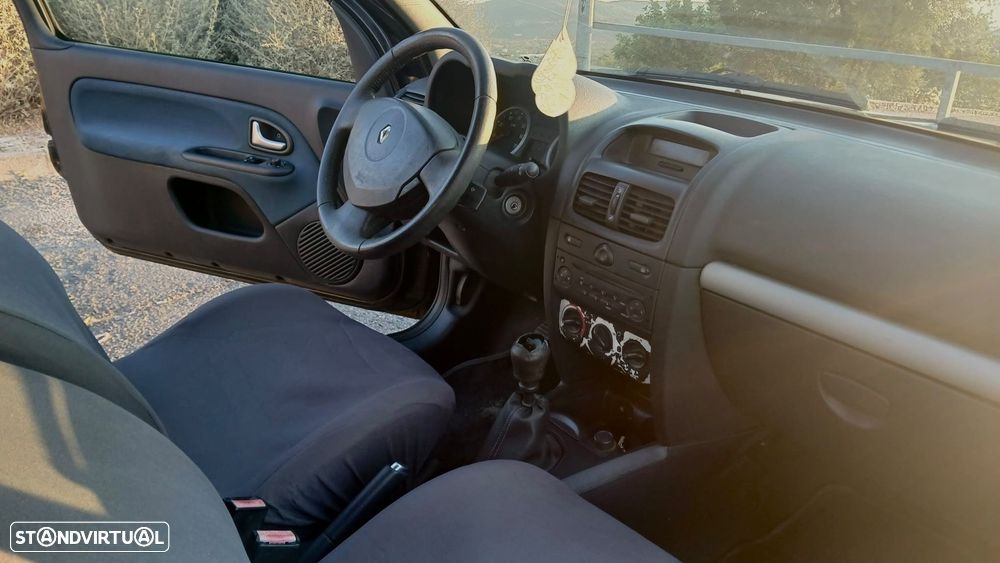 Renault Clio 1.2 16V Confort - 6