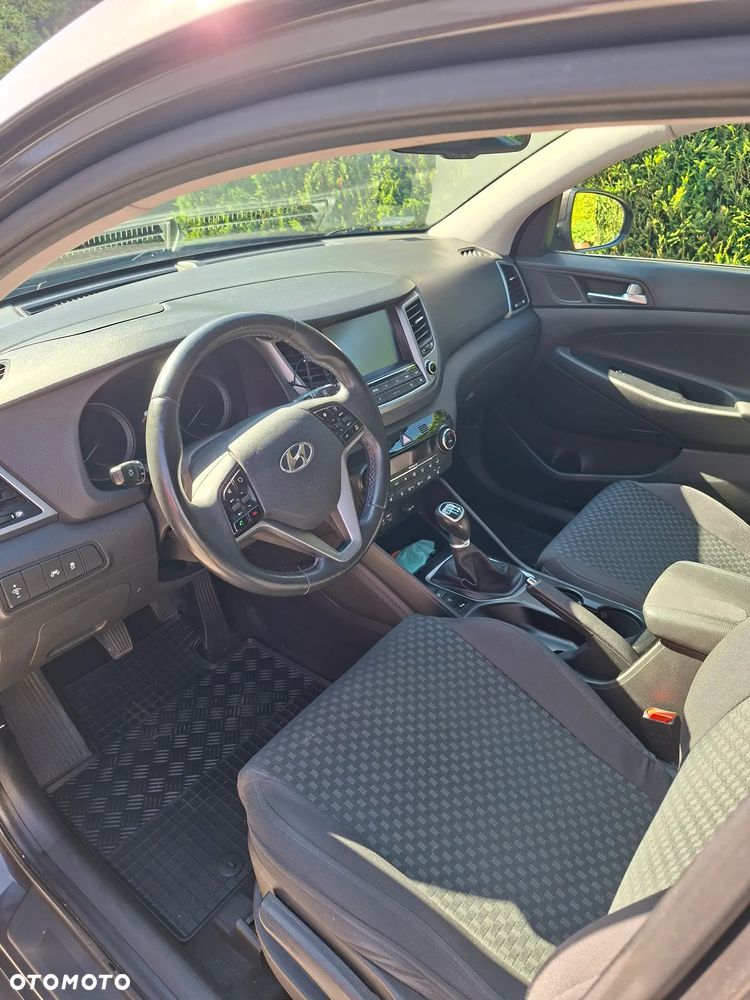 Hyundai Tucson 1.7 CRDI BlueDrive Style 2WD - 11