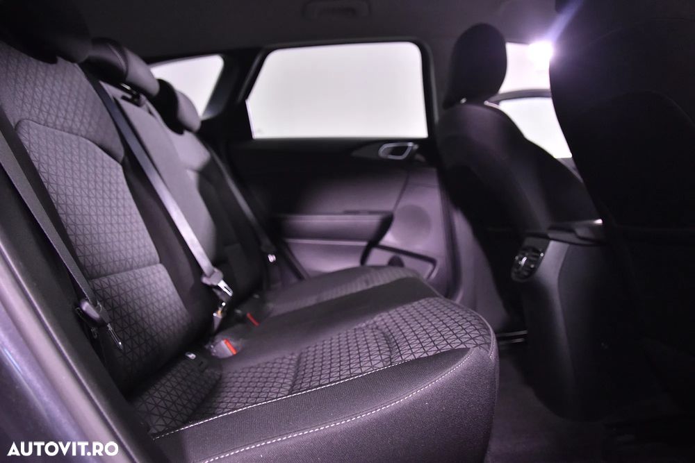 Kia Ceed - 12