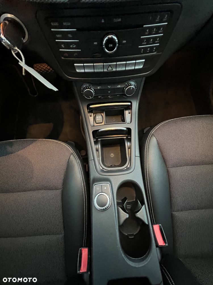 Mercedes-Benz Klasa B 180 7G-DCT Urban - 29