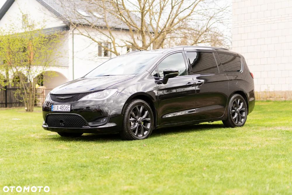 Chrysler Pacifica - 3