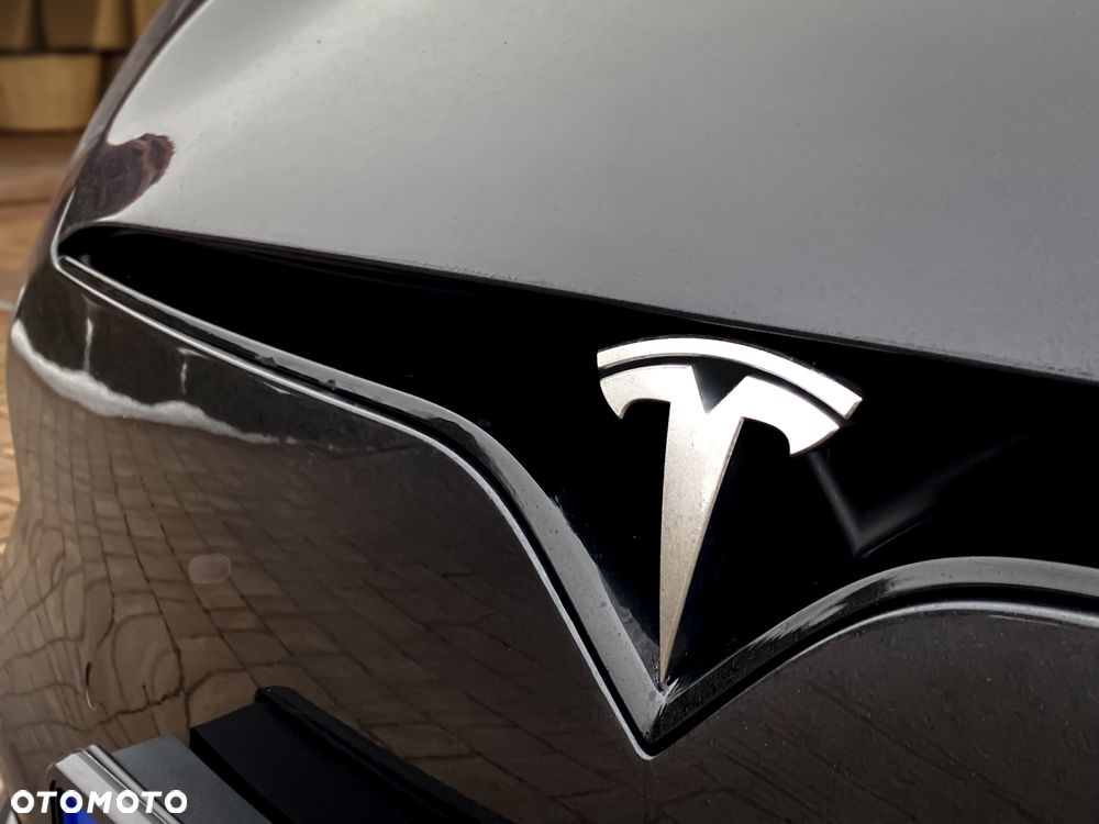 Tesla Model S - 31