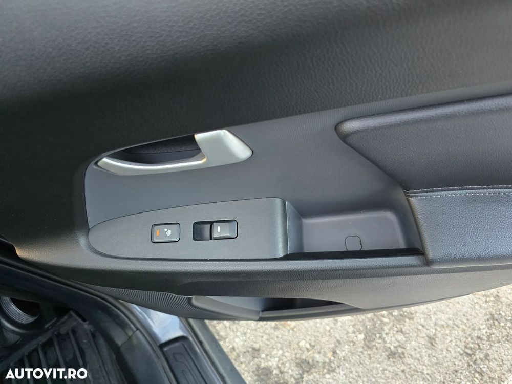 Kia Sportage 2.0 CRDI 4WD Automatik Spirit - 25