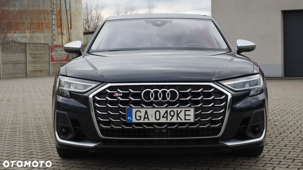 Audi S8 - 8