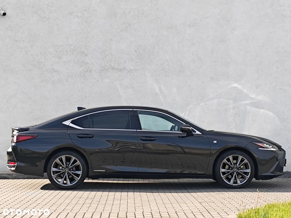 Lexus ES 300h F Sport Edition - 10