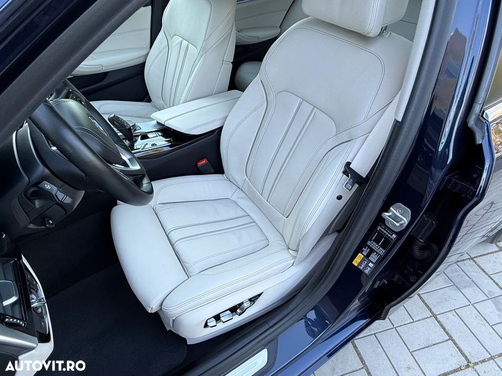 BMW Seria 5 530e Aut. Luxury Line - 14