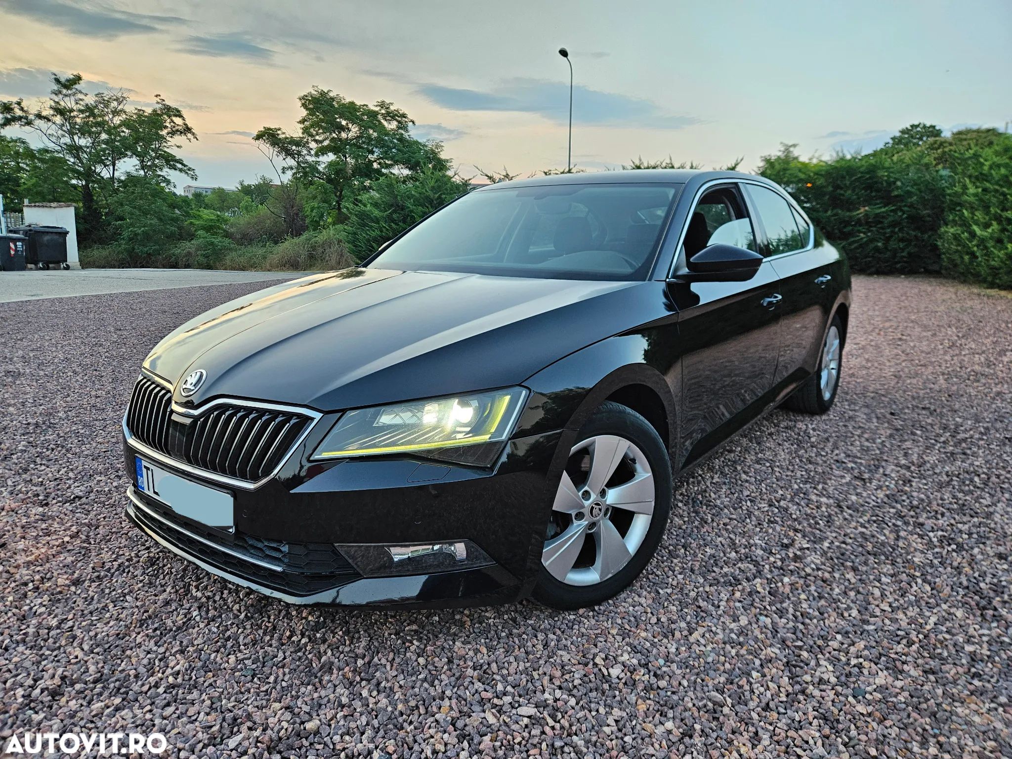 Skoda Superb 2.0 TDI Style - 1