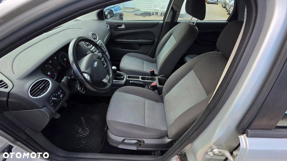 Ford Focus 1.8 Trend - 12