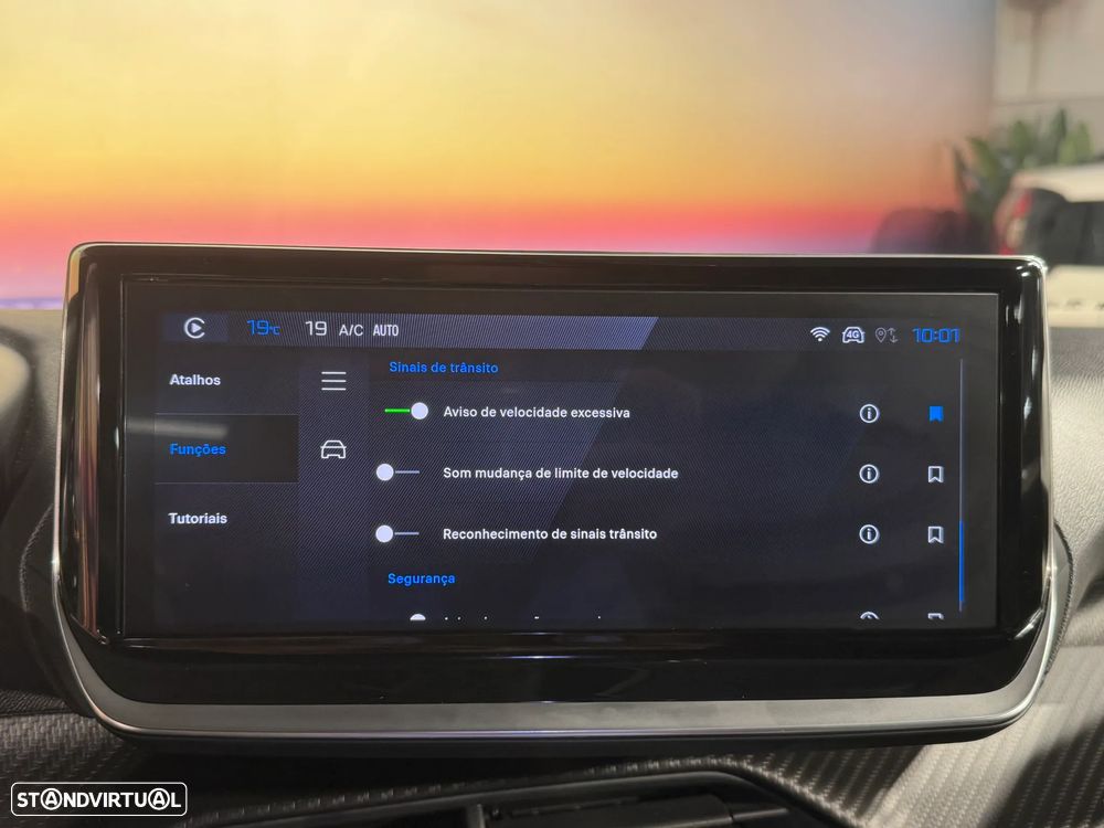 Peugeot 2008 1.2 Hybrid Allure e-DCS6 - 31