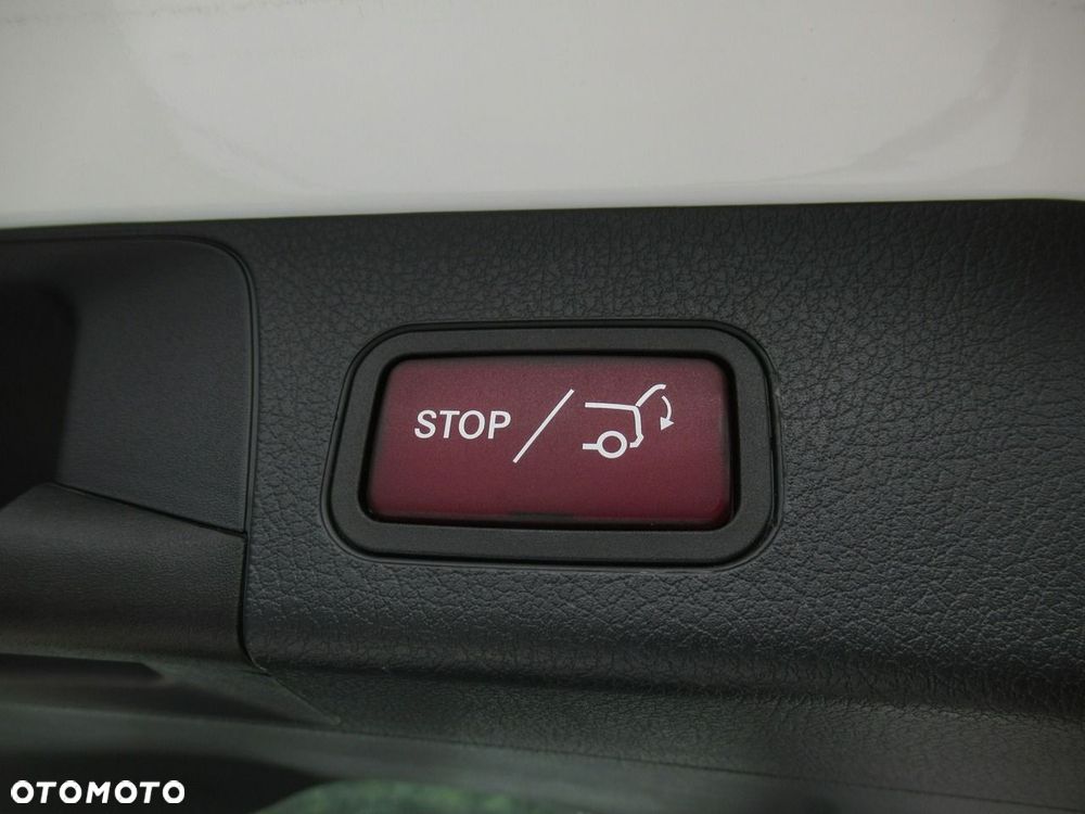Mercedes-Benz GLB 200 7G-DCT - 37