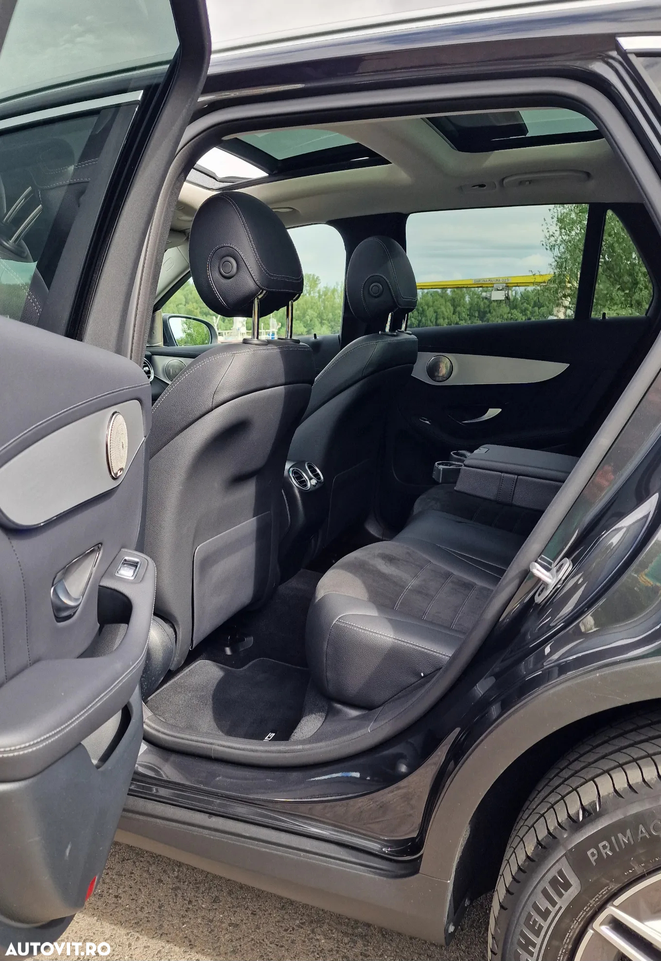 Mercedes-Benz GLC 300 d 4Matic 9G-TRONIC AMG Line - 29