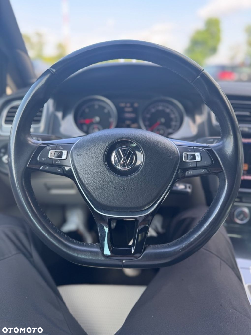 Volkswagen Golf - 17