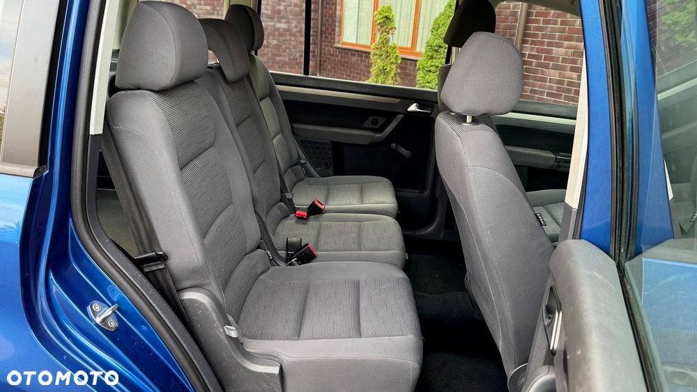 Volkswagen Touran - 25
