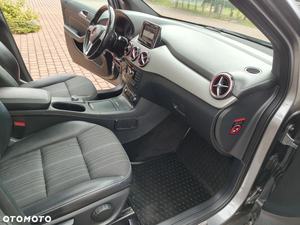 Mercedes-Benz Klasa B 200 CDI (BlueEFFICIENCY) 7G-DCT - 13