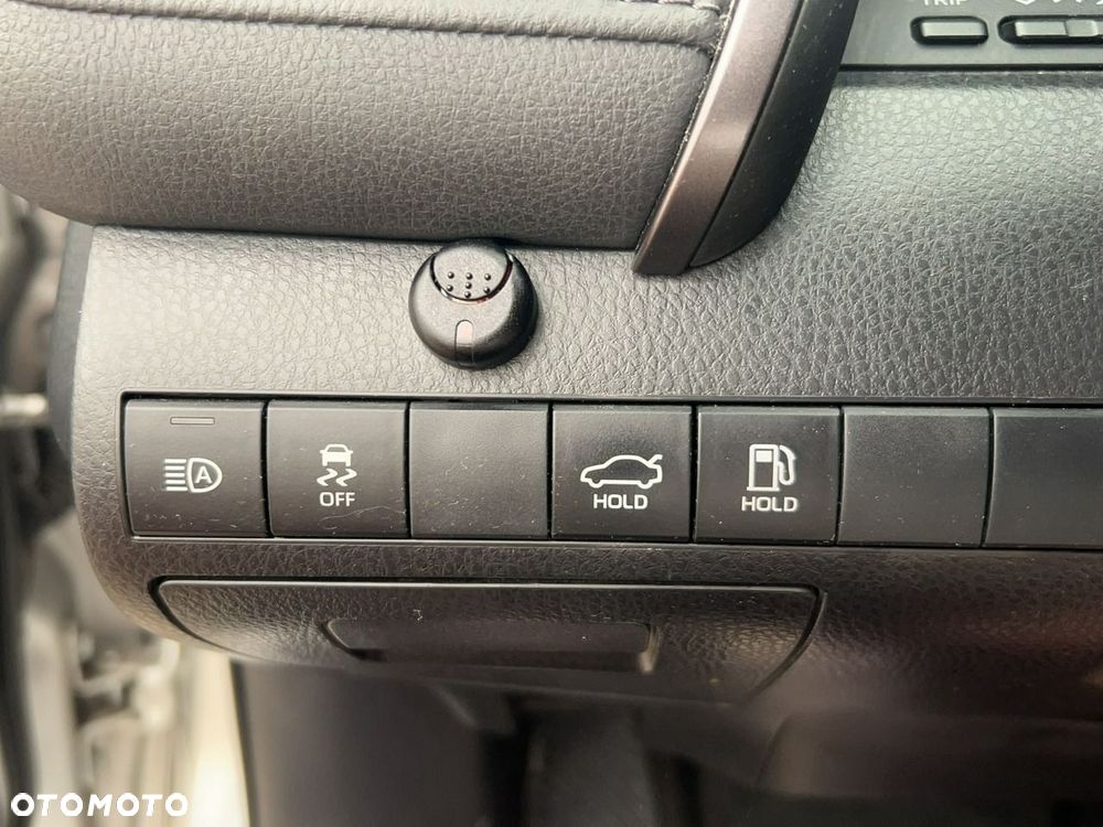 Toyota Camry - 26