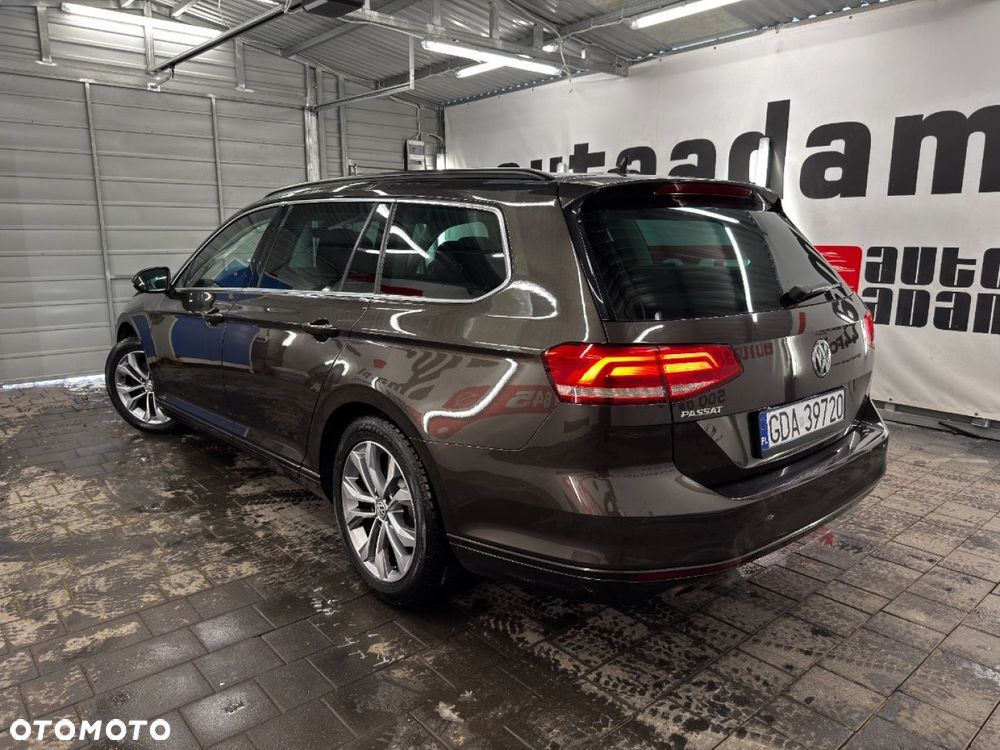 Volkswagen Passat - 13